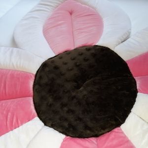 Blooming baby bath lotus